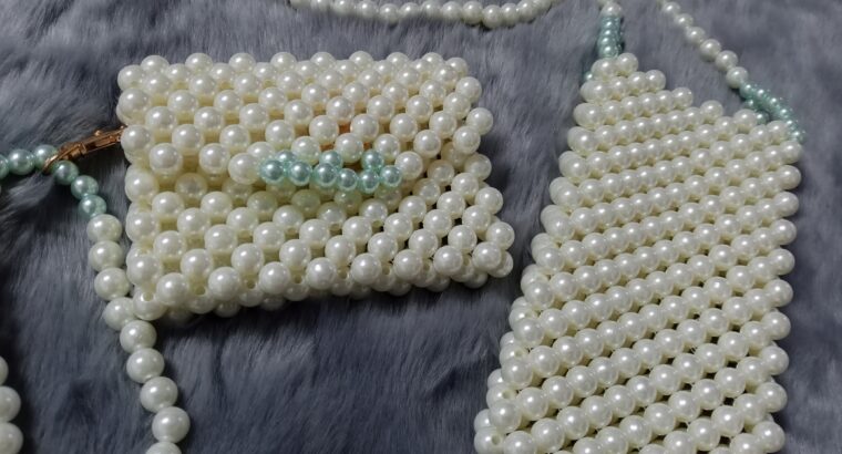 شنتة خرز لولو أبيض
ممكن دعم للصفحة   facebook: Koktal accessories
