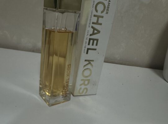 علبة عطر michael kors الاصليه للبيع